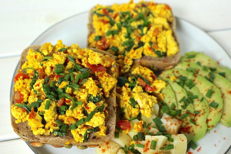 Tofu Scramble - vegane Rührei-Alternative