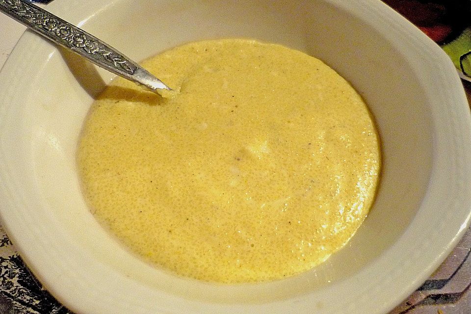 Grießpudding mit Sahne