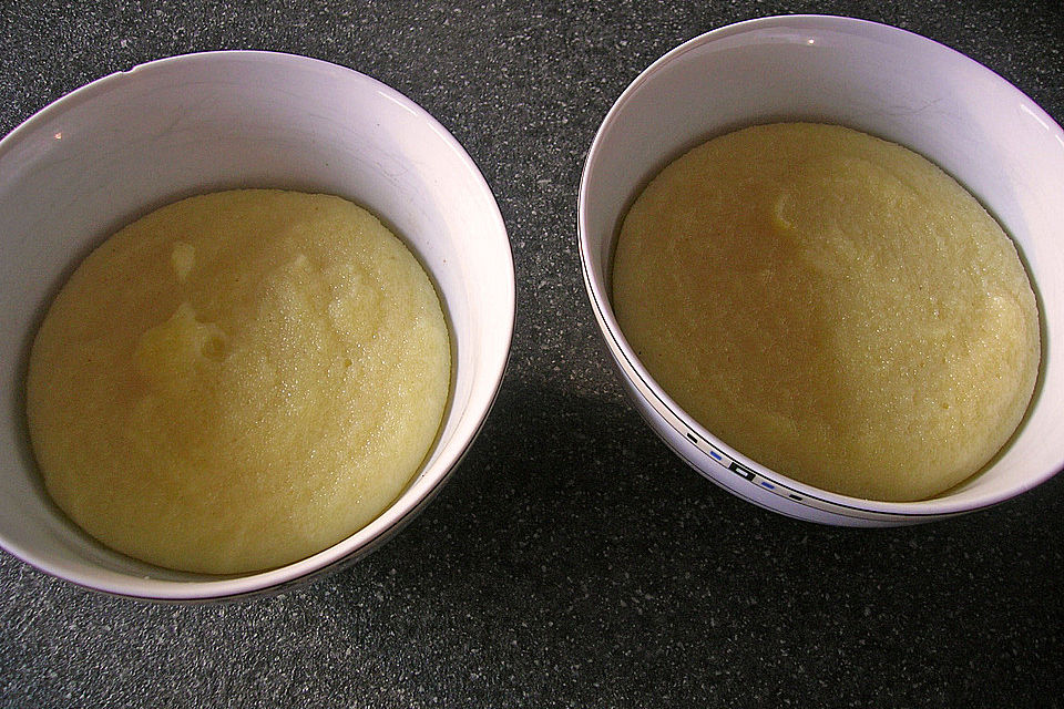 Grießpudding mit Sahne