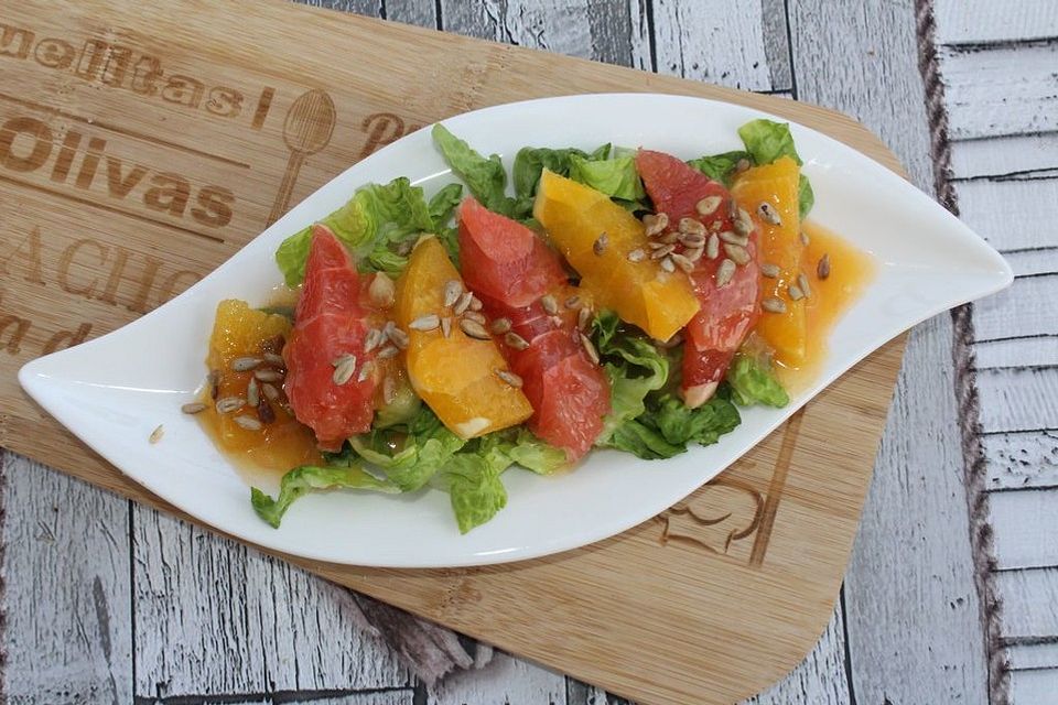 Salat mit Orangen und Grapefruit