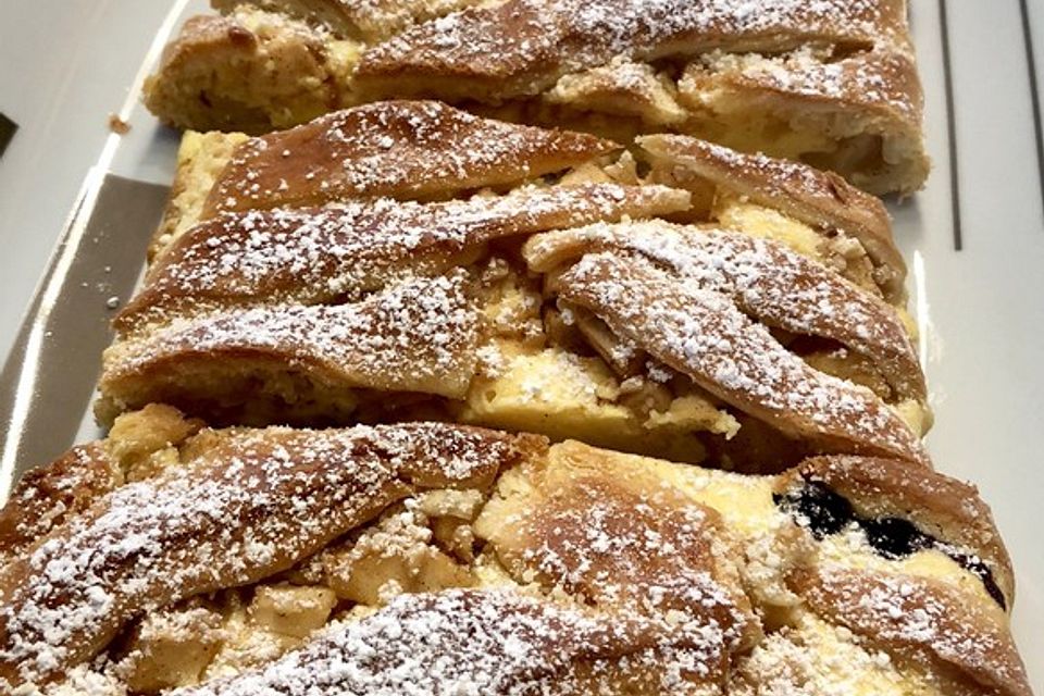 Apfel-Topfenstrudel