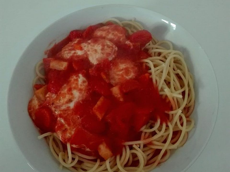 Pasta mit Tomaten-Gemüse-Mozzarella-Soße von NinaFlyAway| Chefkoch