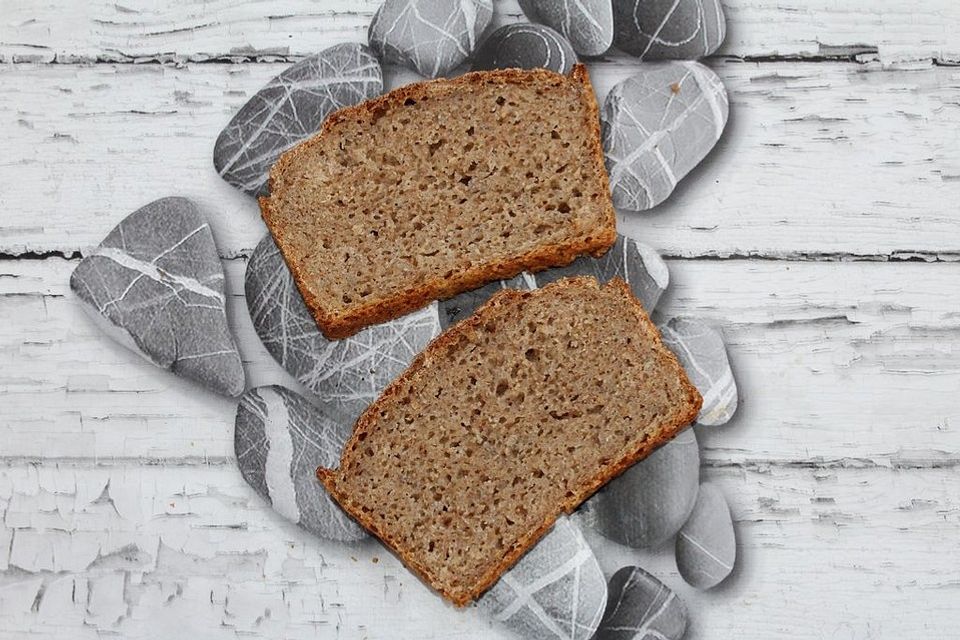 Kamut-Weizen-Vollkornbrot mit Chiasamen