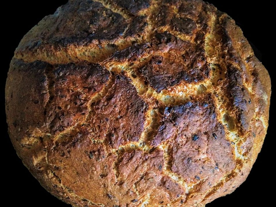 Knuspriges Weizen-Dinkel-Brot aus dem Gusseisenbräter von zuiko| Chefkoch