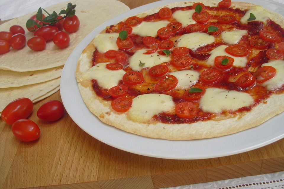 Pfannenpizza mit Mozzarella