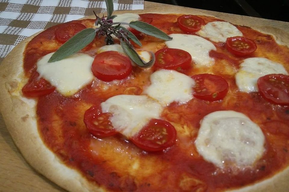 Pfannenpizza mit Mozzarella