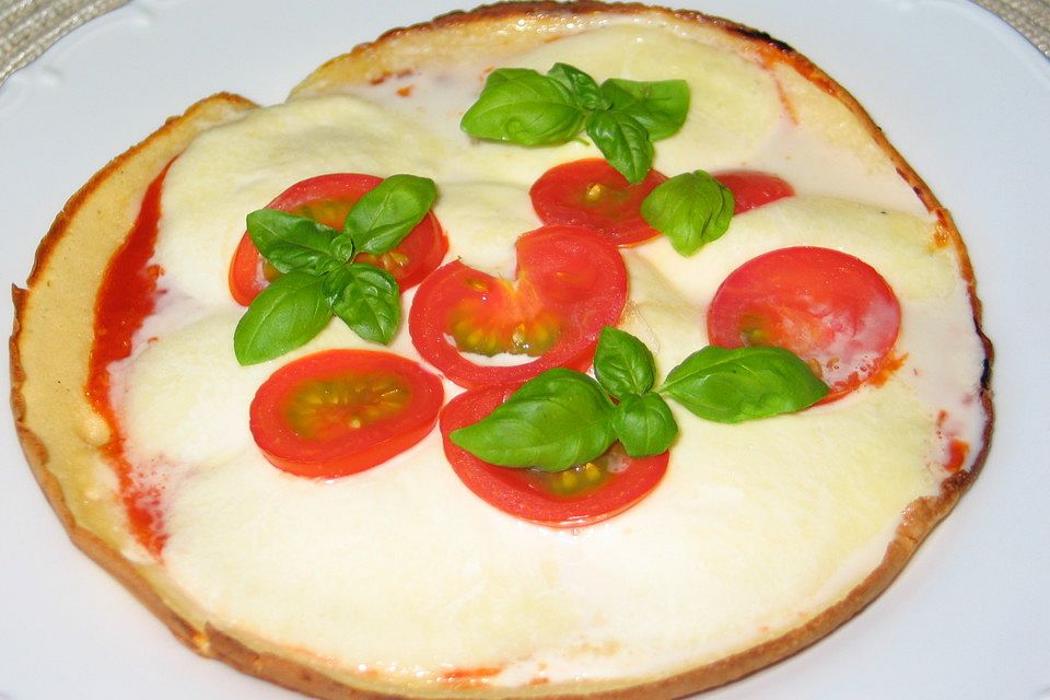 Pfannenpizza mit Mozzarella