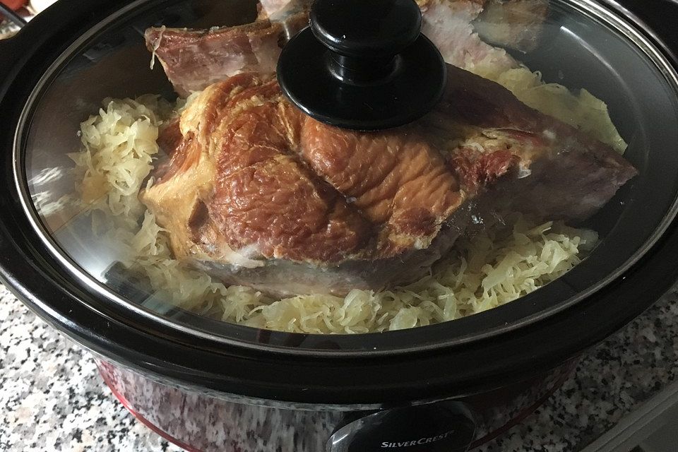 Kasseler Nacken, Sauerkraut und Kartoffelstampf aus dem Crockpot