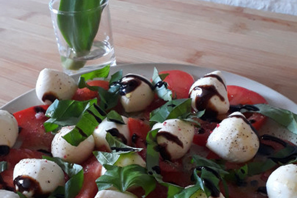 Mozzarella - Tomaten - Salat