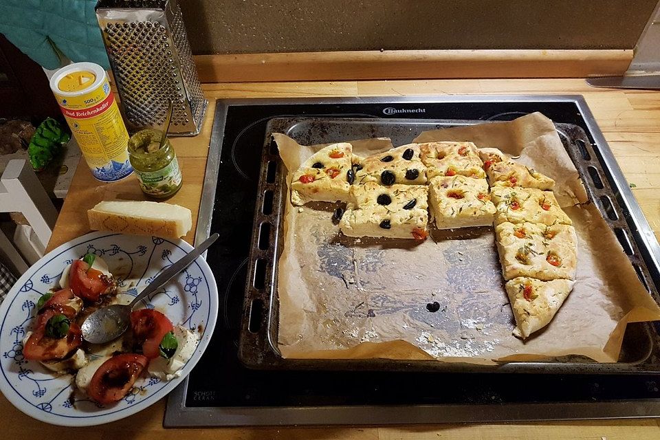 Focaccia mit Caprese