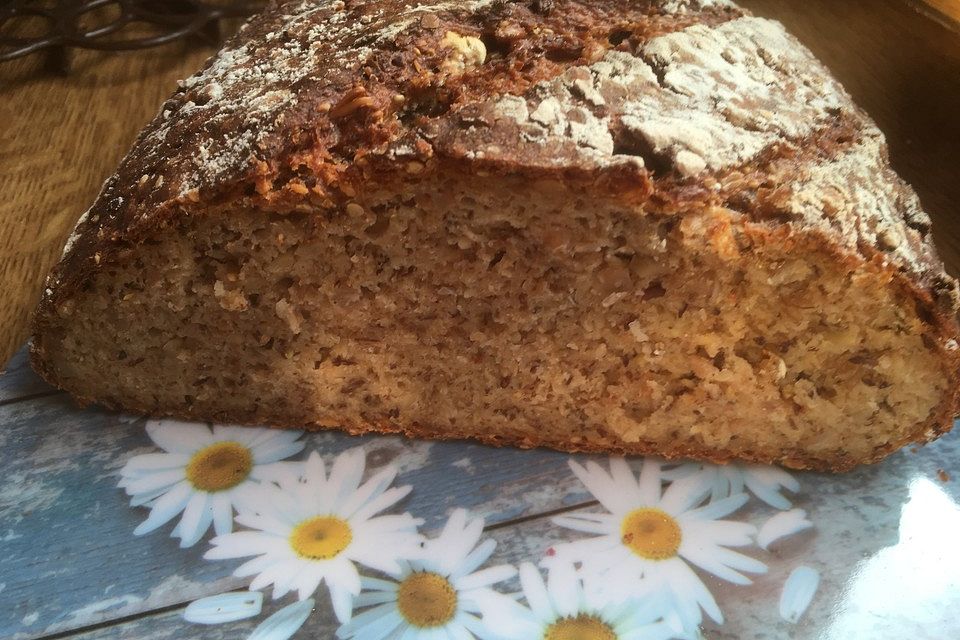 Dinkel-Quark-Vollkornbrot mit Saaten