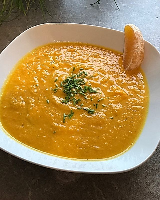 Karotten-Orangen-Suppe mit Ingwer