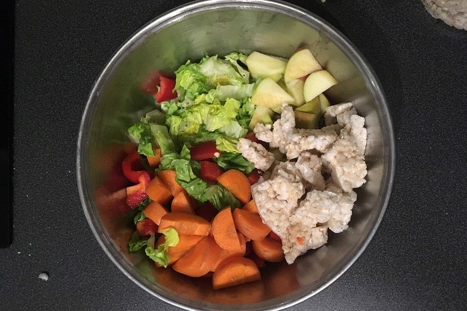 Brotsalat mit Reiswaffeln oder Dinkelwaffeln