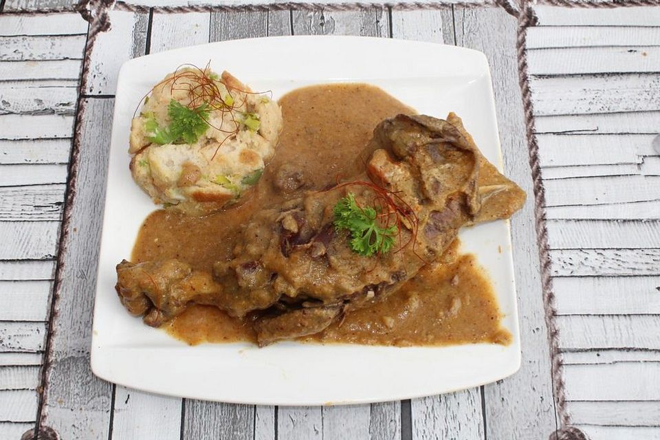 Rehbraten mit Rahmsauce Rehbraten mit Rahmsauce