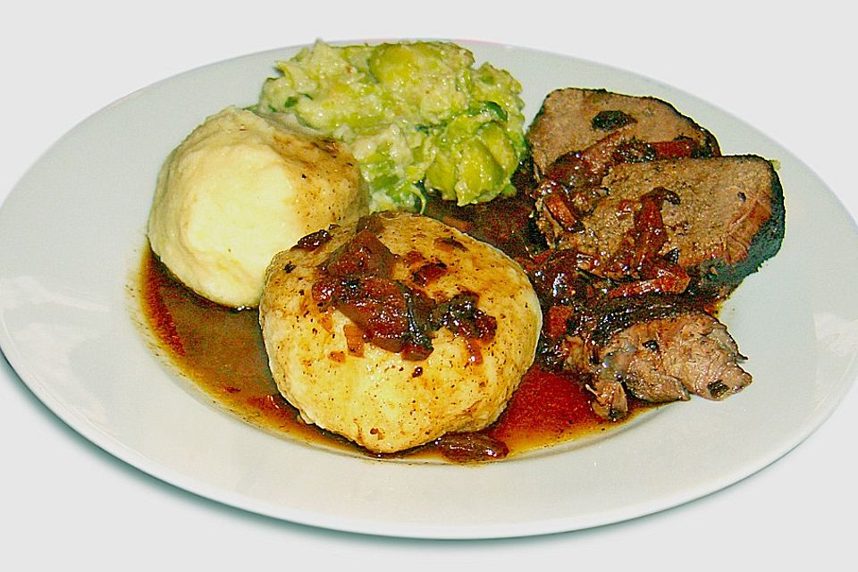 Rehbraten mit Rahmsauce Rehbraten mit Rahmsauce