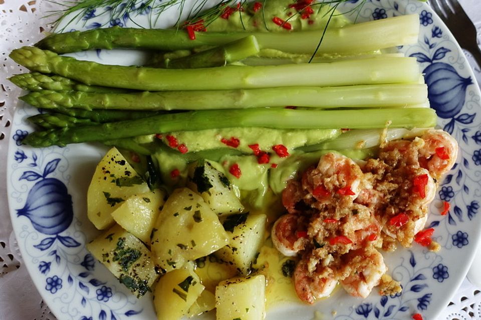 Grüner Spargel mit Garnelen nach Freiburger-Art