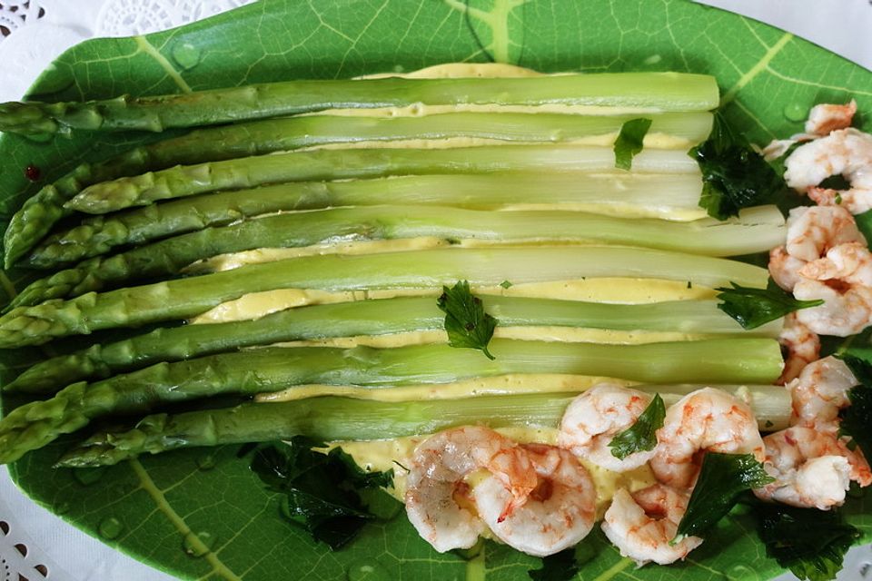 Grüner Spargel mit Garnelen nach Meersburger Art