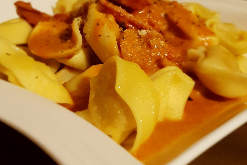 Tortellini mit Chorizo-Apfel-Sahne-Sauce