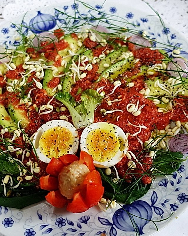 Avocado-Salat à la Desi Ayu