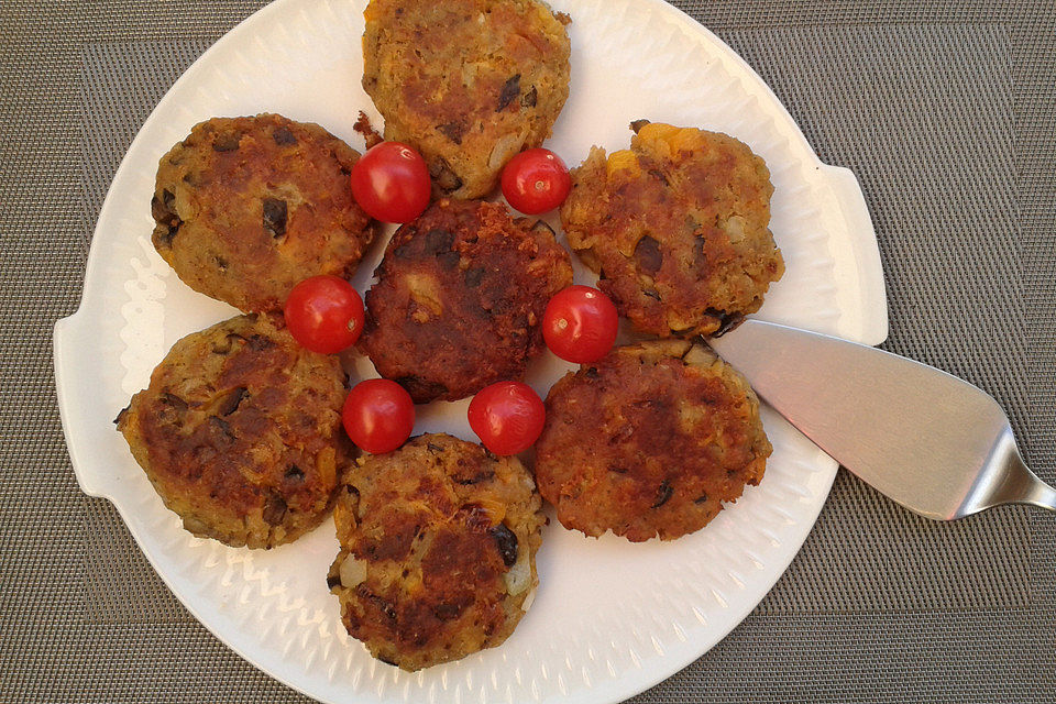 Auberginen-Paprika-Käse-Bratlinge