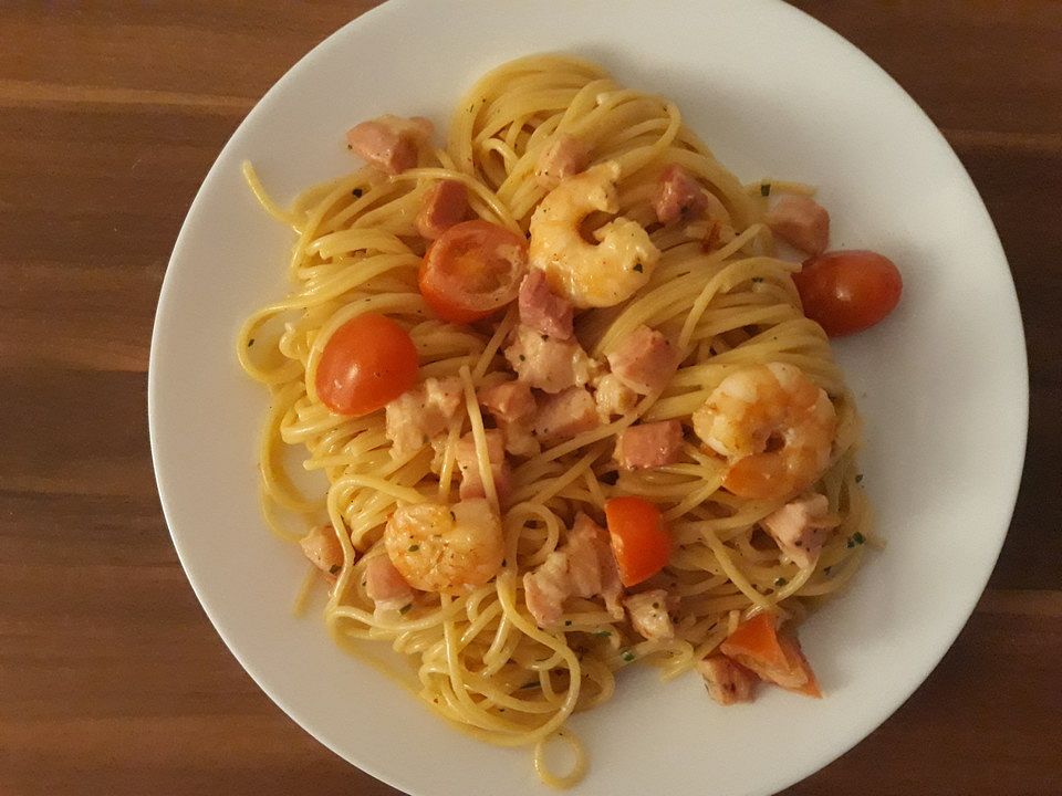Würzige Knoblauch-Spaghetti mit Speck und Garnelen von TastyFootLover ...
