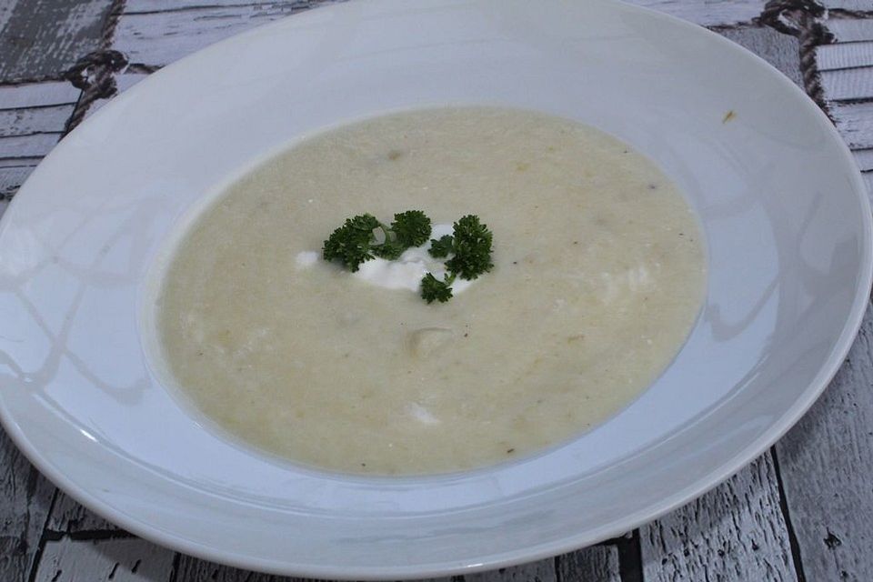 Schwarzwurzel-Ingwer-Cremesuppe