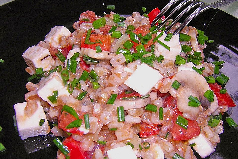 Dinkel mit Tomaten und Schafskäse