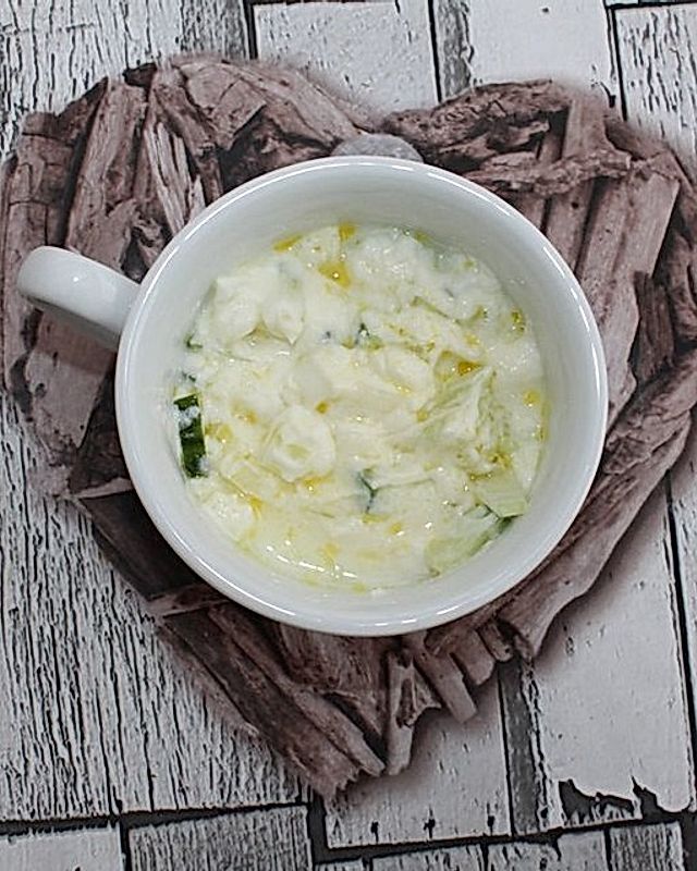 Gurken-Knoblauch-Dip mit Mayonnaise