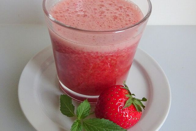Sommerdrink mit Rote Bete-Saft und Erdbeeren von geschmacklich_gut ...