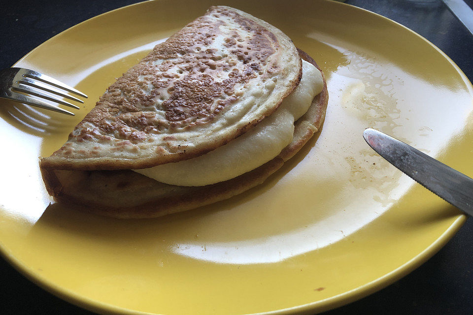 Pancakes mit Seidentofu und Erdbeer-Chiakonfitüre