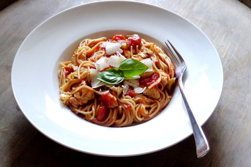 One Pot Paprika Pasta mit Hähnchenbrust