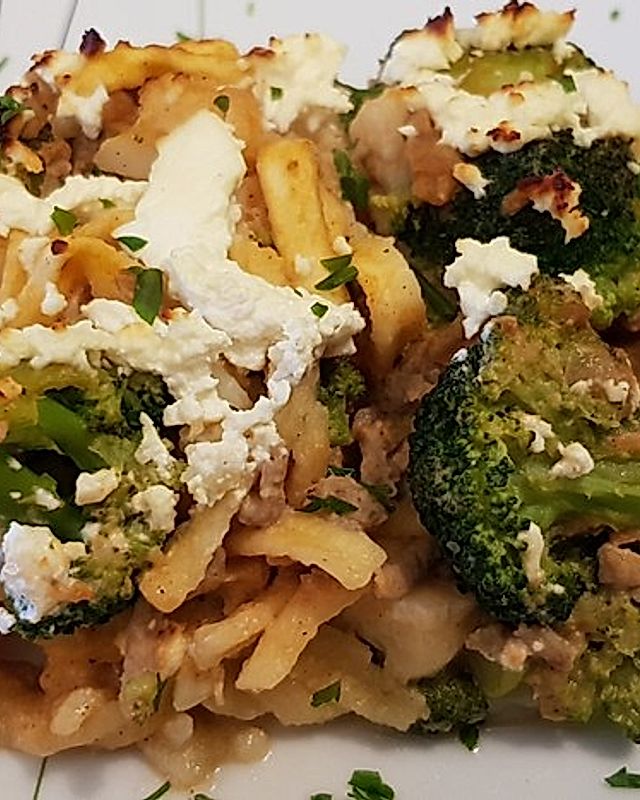 Low Fat Blumenkohl-Brokkoli-Auflauf mit Putenhack, Spätzle und Schafskäse