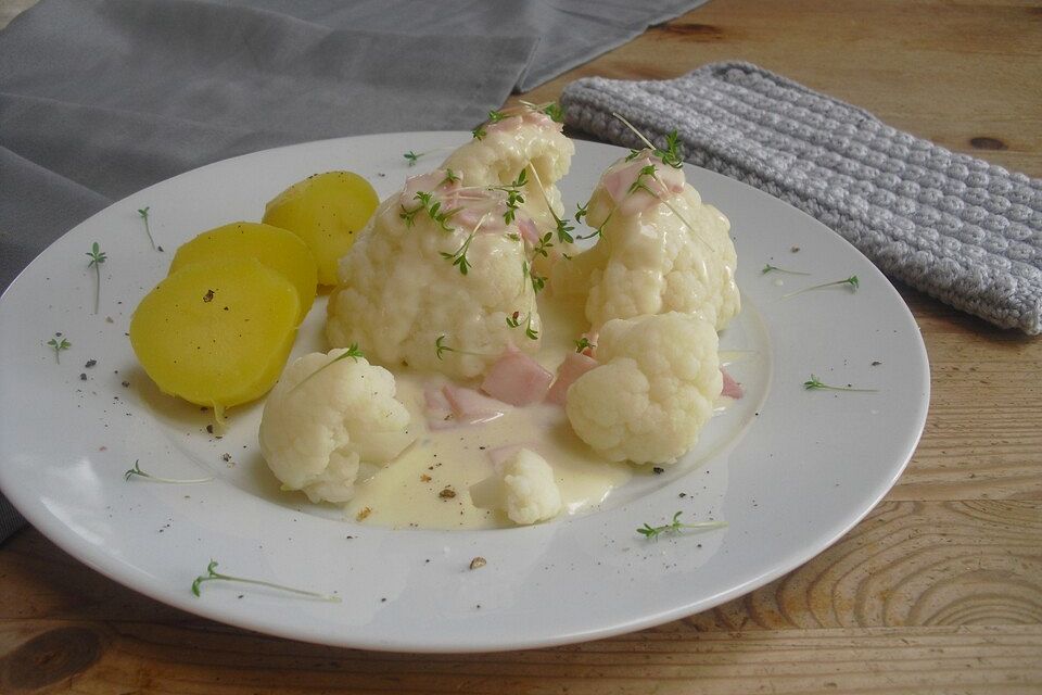 Blumenkohl mit Schinkensoße