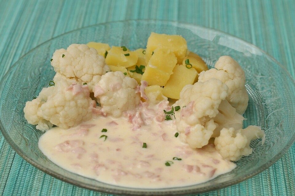 Blumenkohl mit Schinkensoße