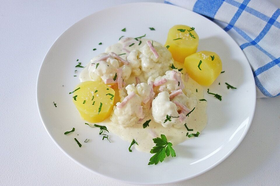 Blumenkohl mit Schinkensoße