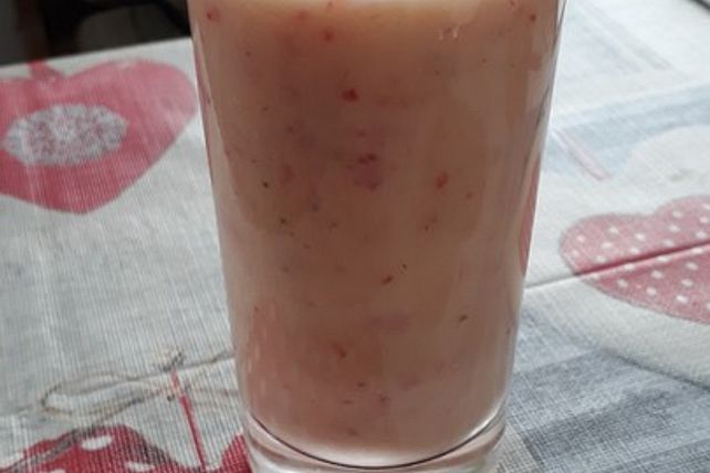 Bananen-Erdbeer-Orangen Milchshake von LucyHasani| Chefkoch