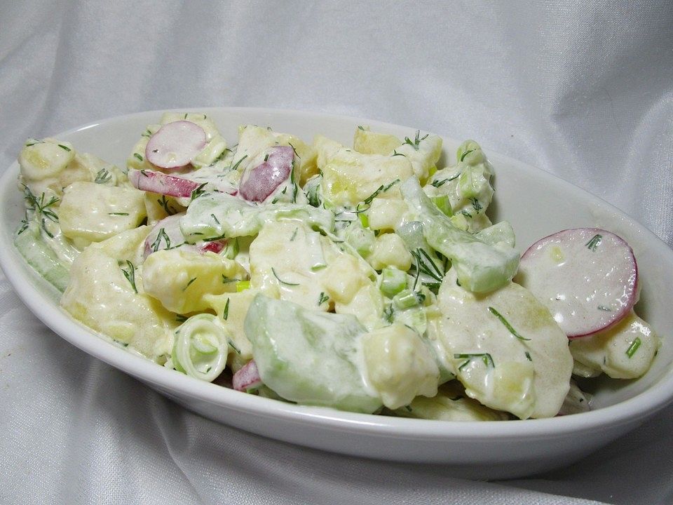 Kartoffelsalat mit Gurke, Radieschen und Dill - Kochen Gut | kochengut.de