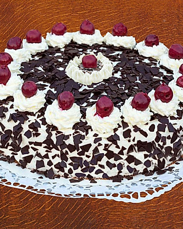 Schwarzwälder-Giotto-Marzipan-Torte