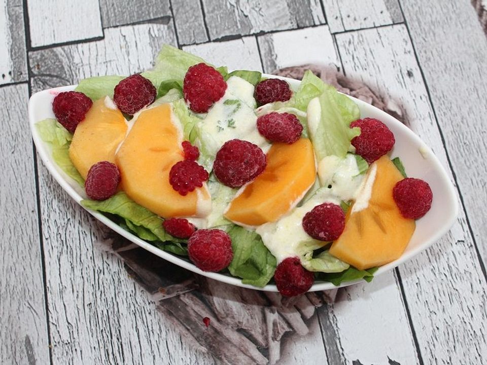 Fruchtiger Himbeer-Kaki-Eisberg-Salat von patty89| Chefkoch