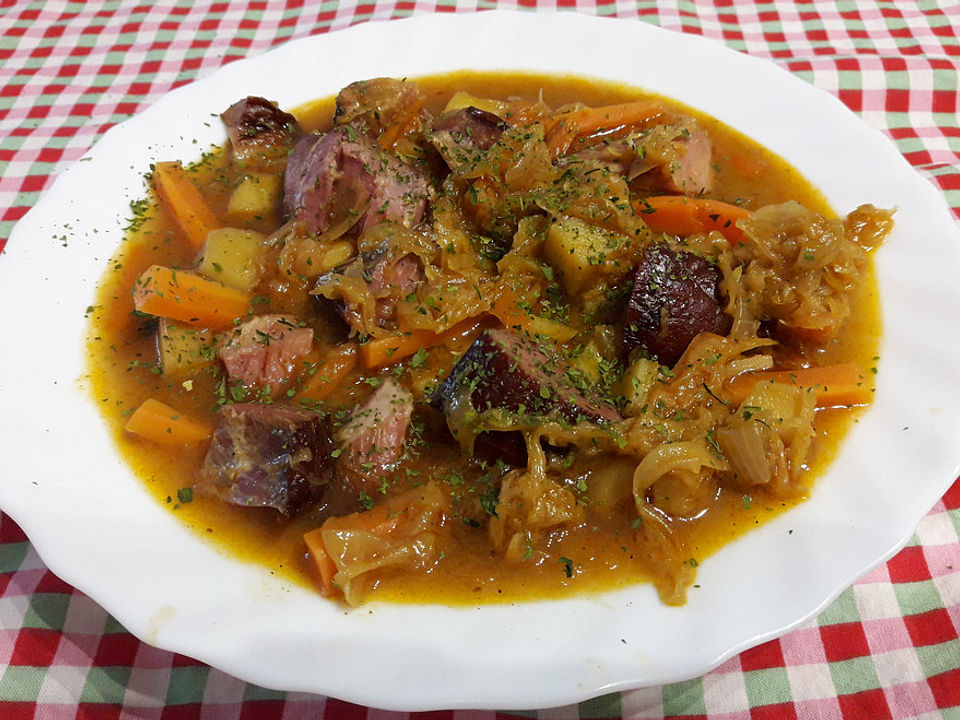 Sauerkrautsuppe mit Kartoffeln und Kasselereisbein von eisbobby| Chefkoch