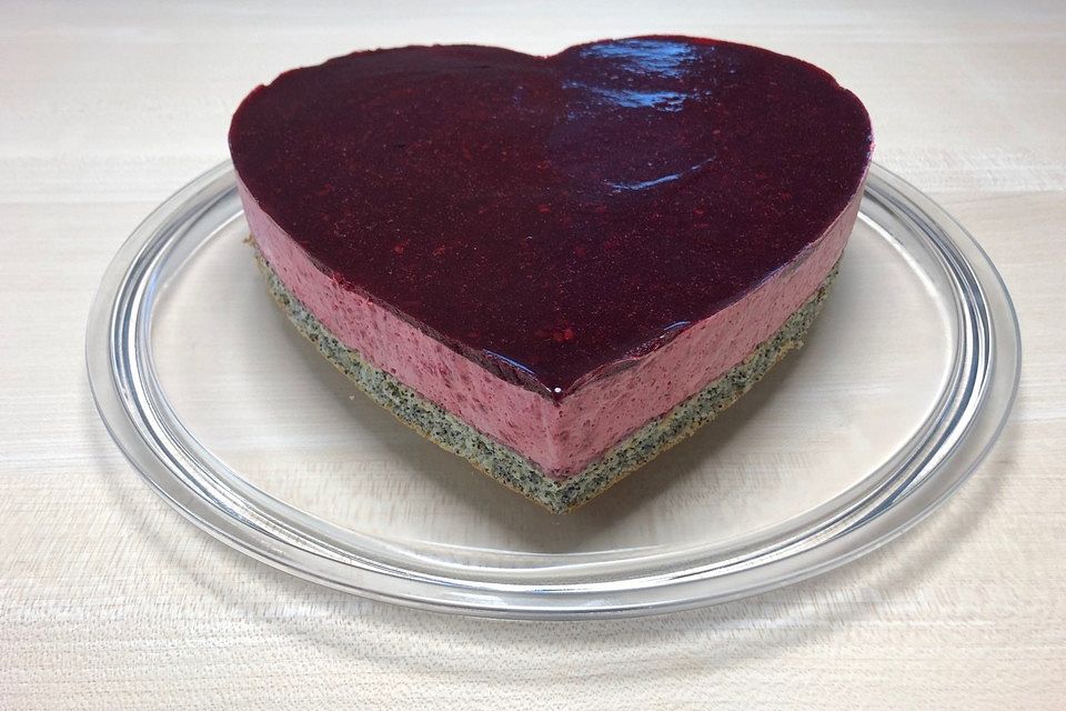 Beeren-Mohn-Torte