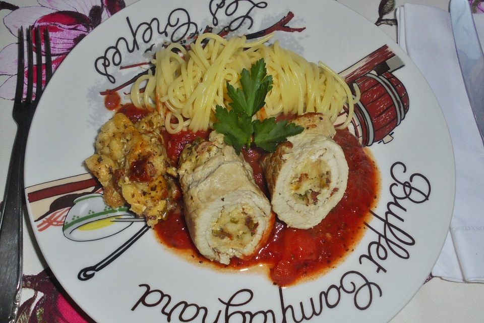 Schweineroulade mit Tomatensugo und Spaghetti