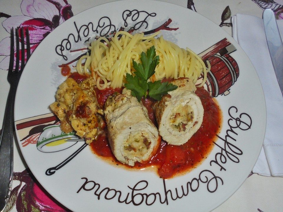 Schweineroulade mit Tomatensugo und Spaghetti von Anaid55| Chefkoch