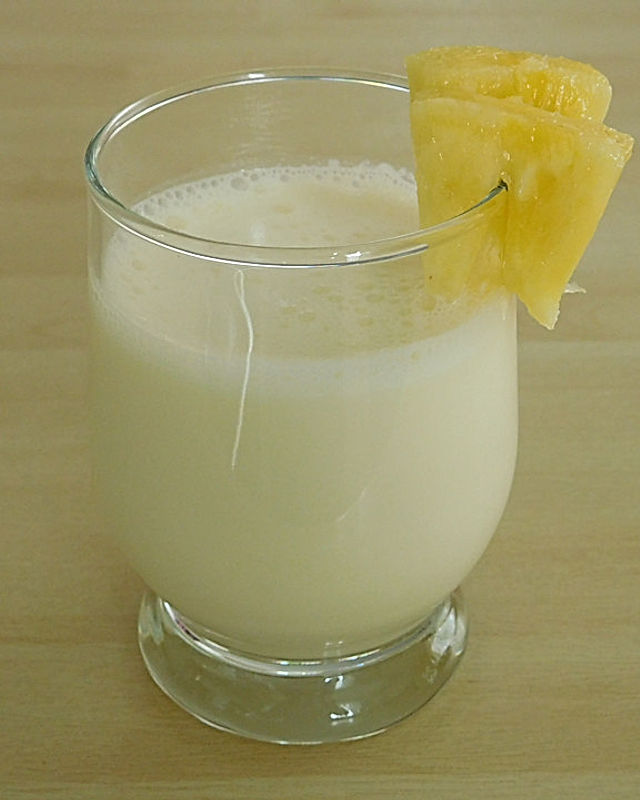 Ananas-Kokos-Lassi - Indischer Joghurtdrink