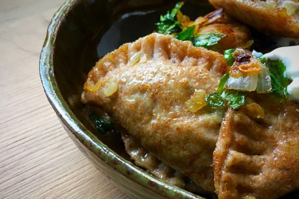 Piroggen mit Sauerkraut-Champignon-Füllung