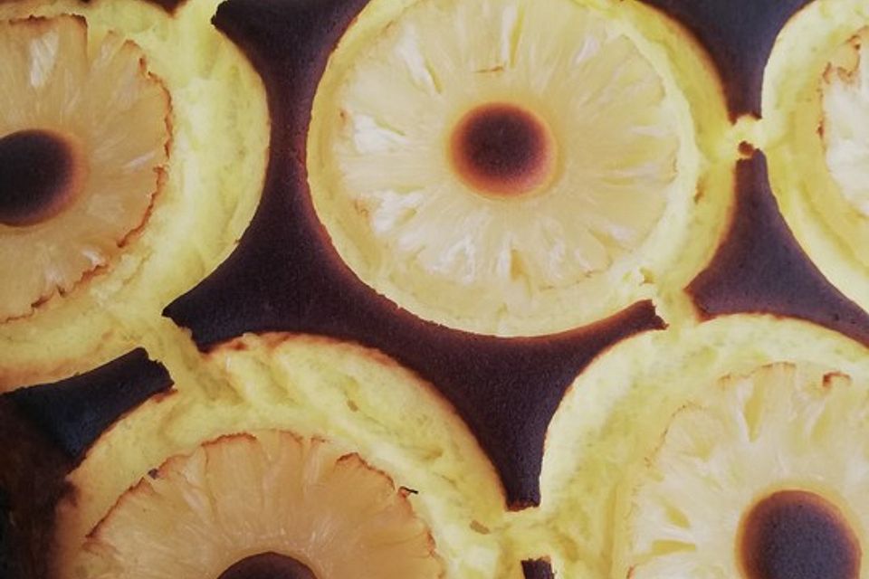 Käsekuchen mit Ananastopping