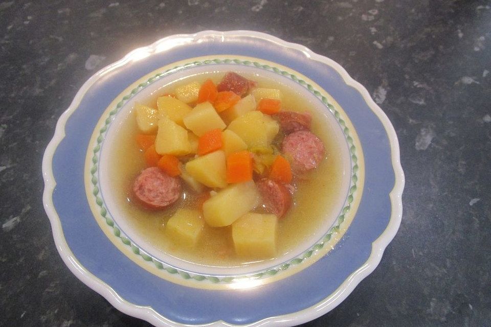 Omas Kartoffelsuppe