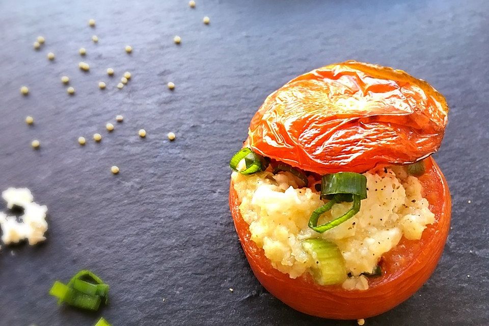 Gefüllte Tomaten - mit Hirse und Feta