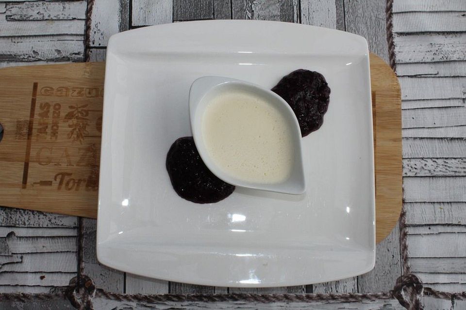 Tonkabohnen Panna Cotta