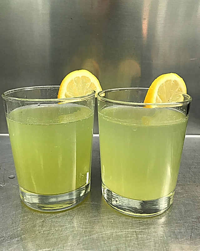 Prickelnde Gurken-Zitronen-Limo